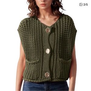 UEU Women's Green Fisher Knitted Sweater Vest Large Button Pocket Bulky Box Cut
